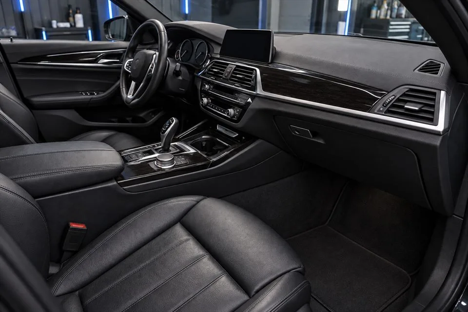 Interior de BMW após a higienização interna